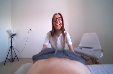 Грудастая русская подружка быстро раскрутилась на секс 1