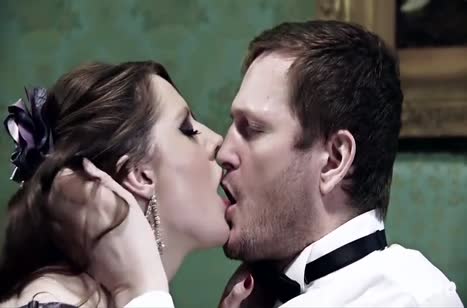 Девахе в сексуальном белье очень жестко разодрали жопу 1